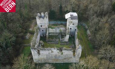 Vue aérienne du château médiéval de Thol