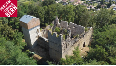 Vue aérienne du château médiéval de Thol aout 2024