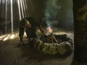 Accensione del fuoco all'archeoParc Val Senales