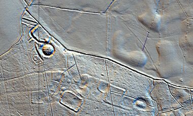 Ille-et-Vilaine - Motte, enclos et tumulus vue avec le LIDAR-HD Traitement (SRA- Bretagne) – Lidar IGN en 2024