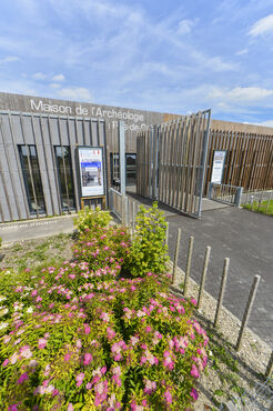 28956_vignette_entree-facade-exterieur-maison-archeologie-0011.jpg