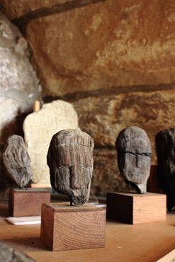 Ex-voto mis au jour dans le parc thermal