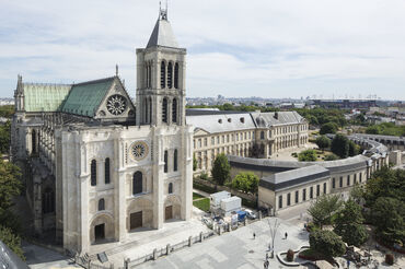 Façade de la basilique cathédrale Saint-Denis