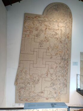 Complexo Monumental de Santiago da Guarda- painel musivo da exposição permanente